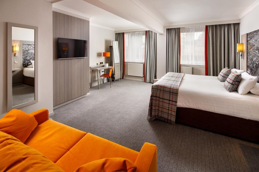 Privilege Double Room Riverside or Old Town View