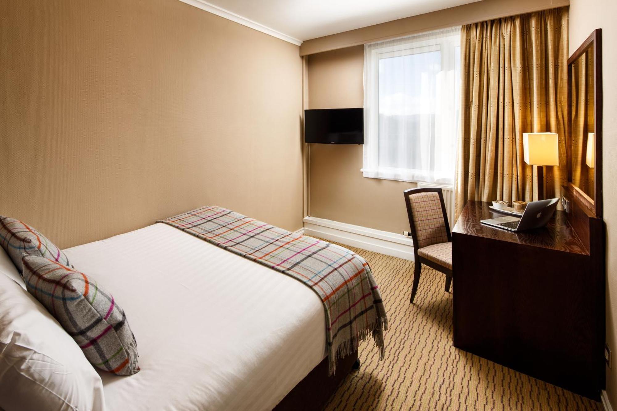 Compact Room 1 Double Bed